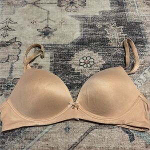 Victoria’s Secret wireless Everyday Nude T-Shirt Bra with Light Padding
